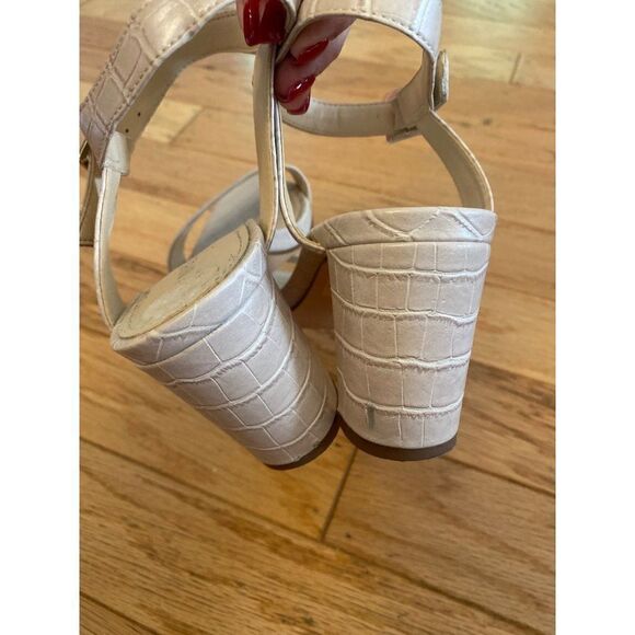 Nine West, women’s nude snakeskin print ankle strap 2.5” block heels size 8M - Picture 4 of 7